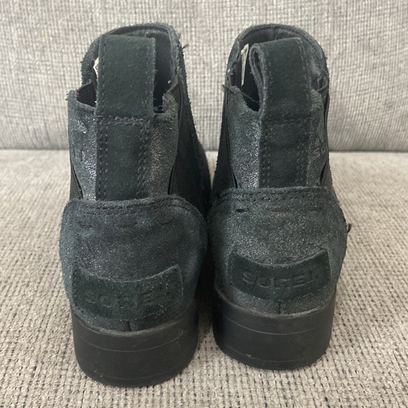 Sorel youth Chelsea dress boot size 1 black suede slightly metallic black - Picture 2 of 7
